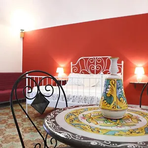 Maia House Couette-café